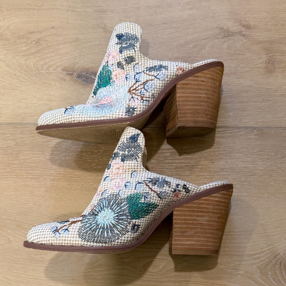 Chinese Laundry Floral Embroidered Mules - Picture 4 of 7